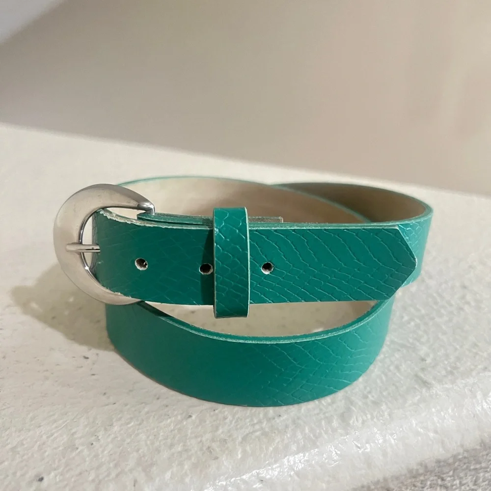 Women’s Green‎ Leather Silver buckle belt